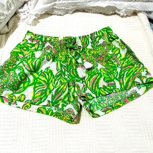 Lilly Pulitzer Linen Shorts. Size Small